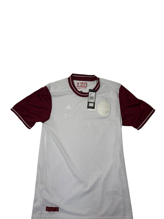 New with tags 120th anniversary Bayern Munich soccer jersey size small