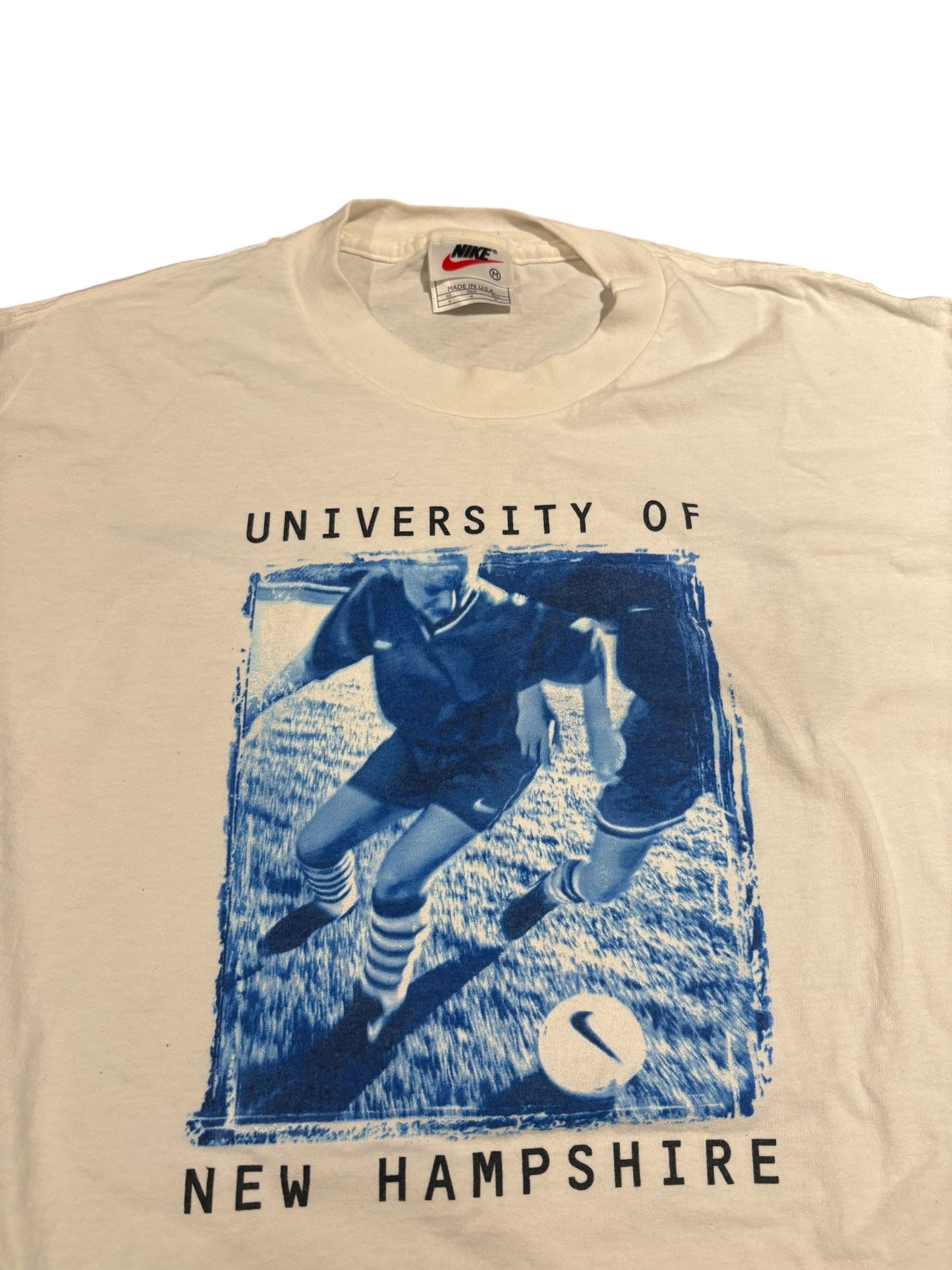 90s university of New Hampshire soccer tee
